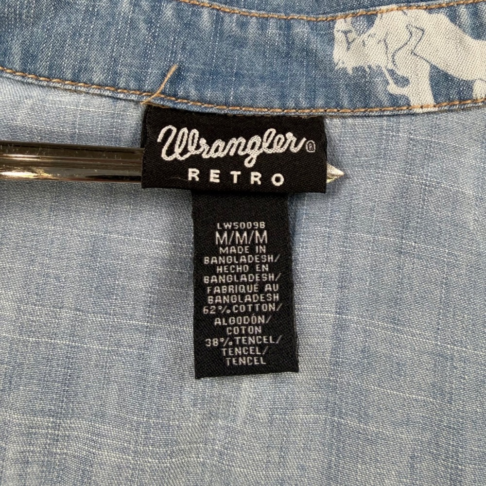 Wrangler Light Blue Denim Button-Down Western Shirt with White Horse Print - Picture 6 of 11